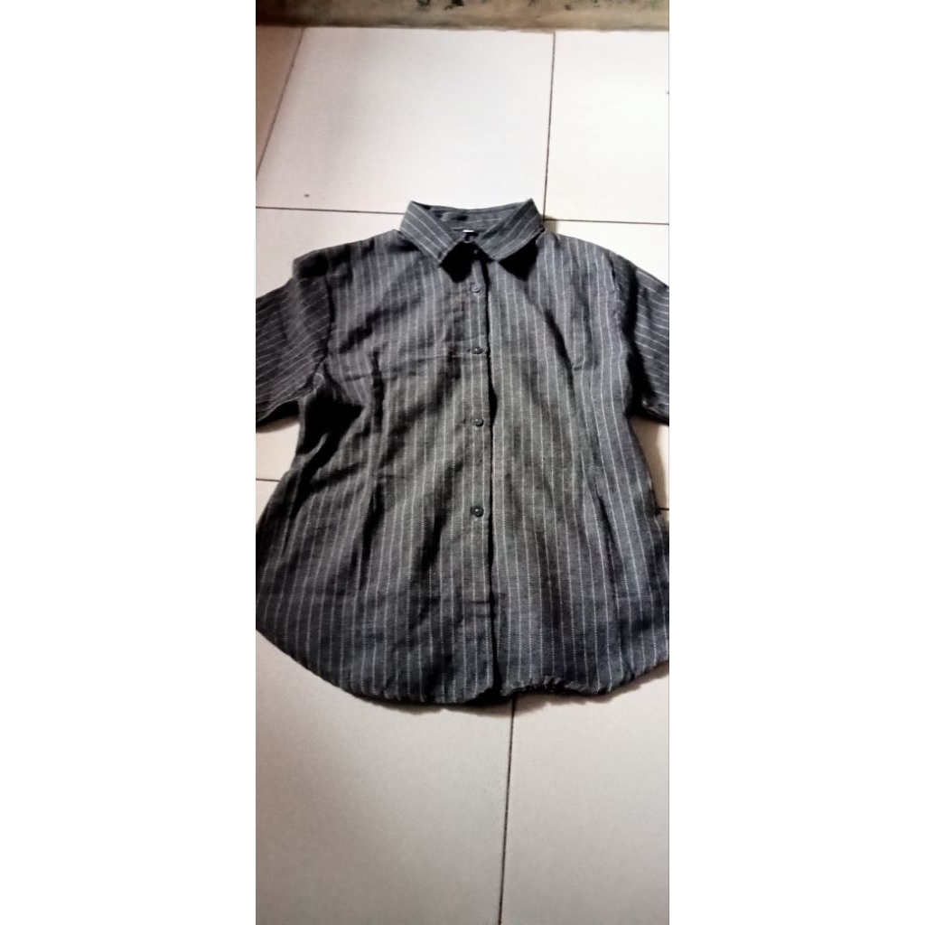 Preloved kemeja fit body