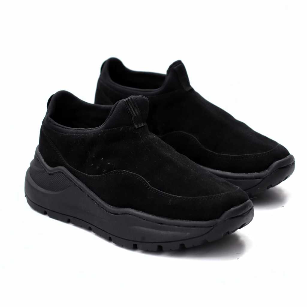 Sepatu Formal Sneakers Pria Full Black Chunky