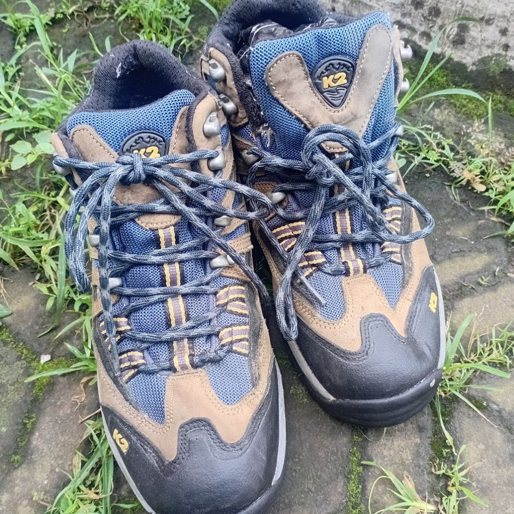 Sepatu Gunung K2