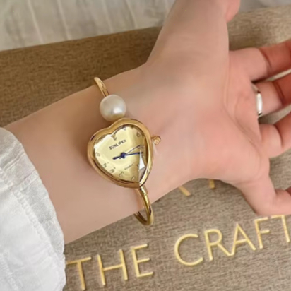 Jam Tangan Wanita Bentuk Hati Dengan Batu Kuarsa Gelang Elegan Gaya Vintage Jam Tangan Wanita Unik