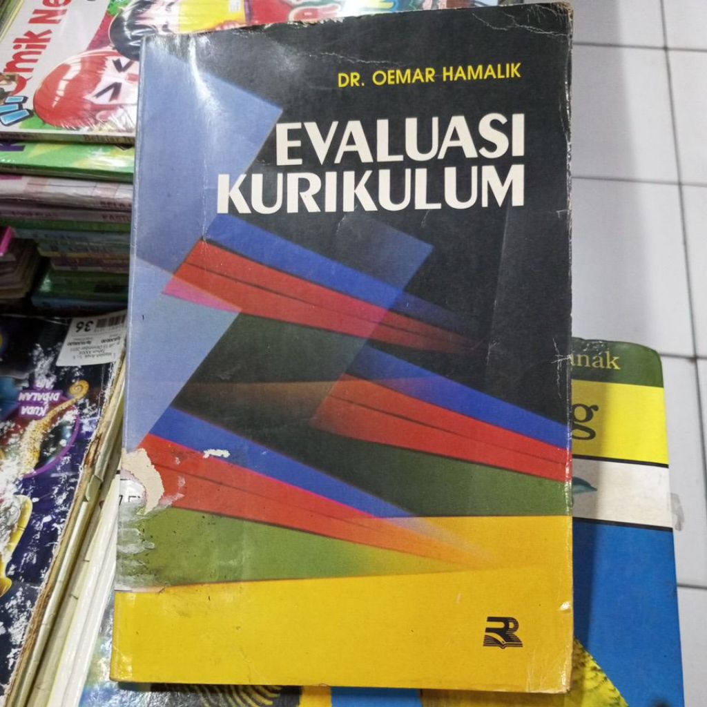EVALUASI KURIKULUM  DR.OEMAR HAMALIK
