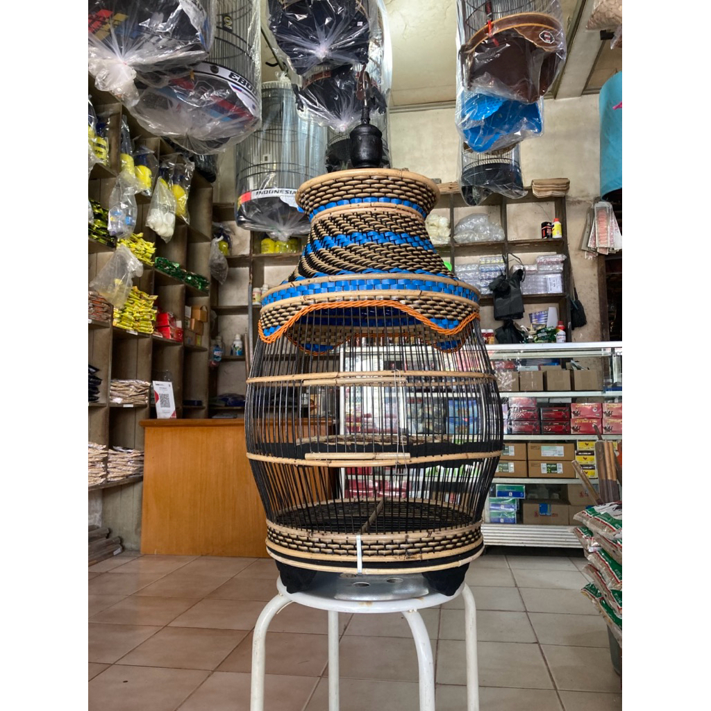 sangkar perkutut rotan rajut model guci sangkar kekinian