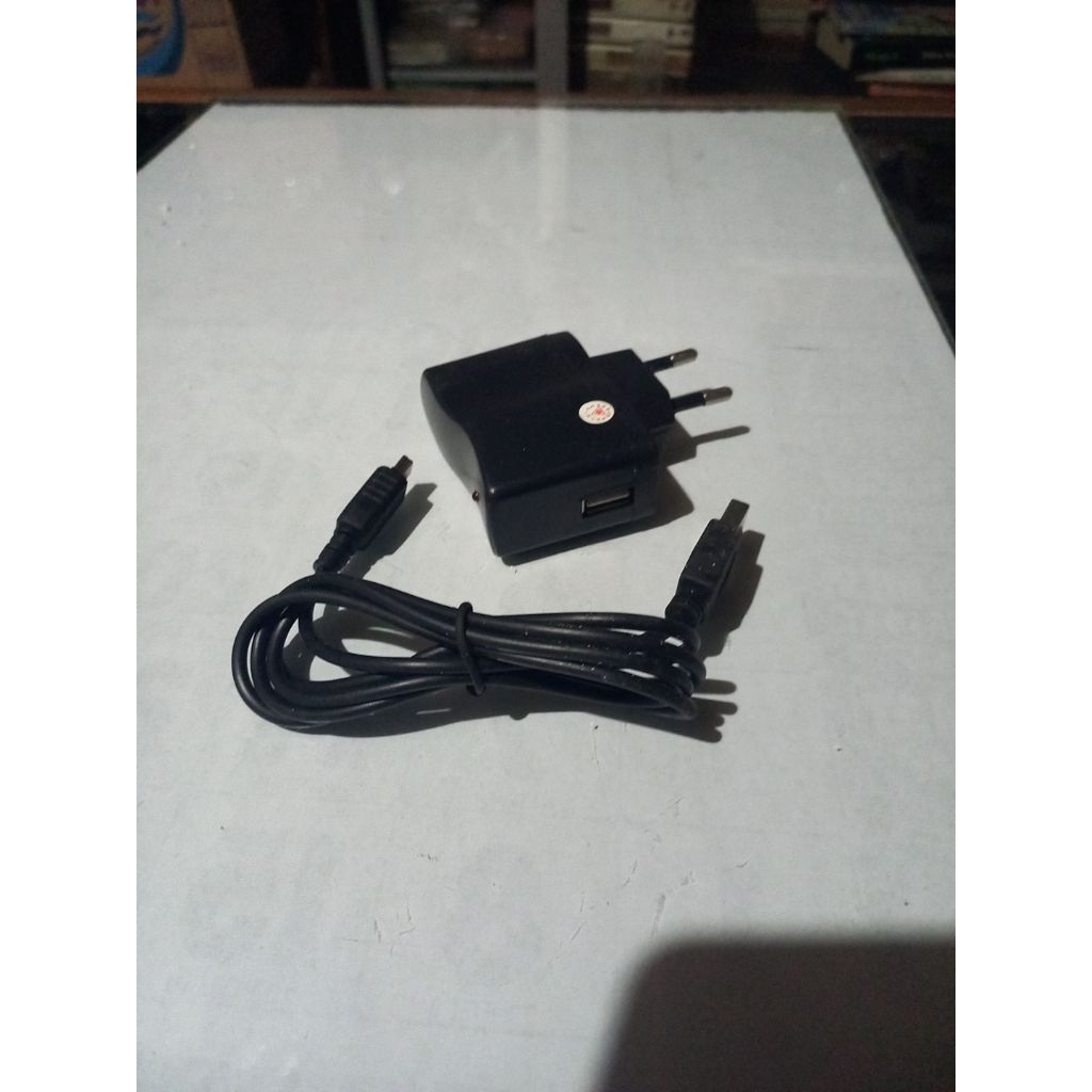 Charger HP tipe lama jadul