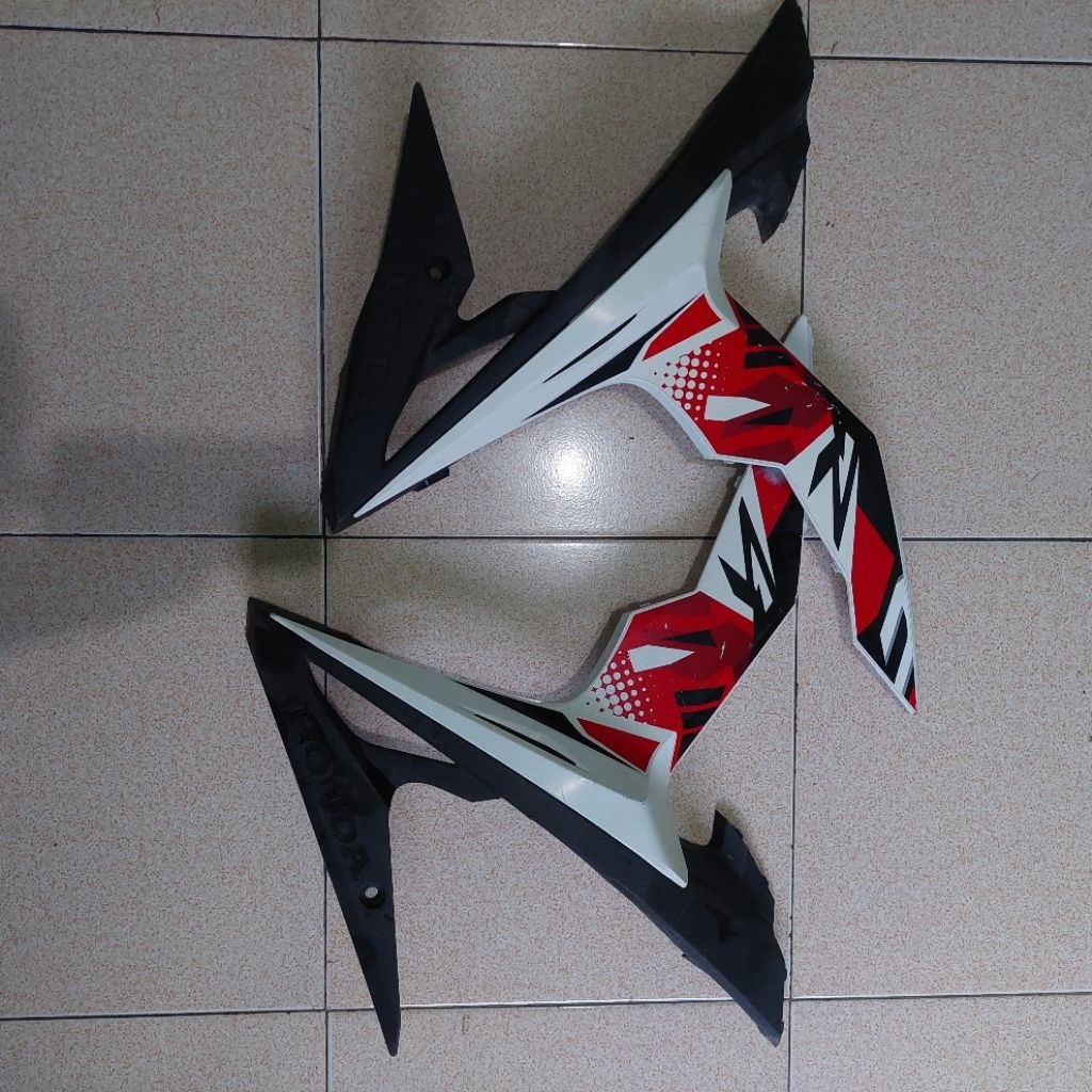 Cover Under Sayap Depan Sonic 150 R Second Ori