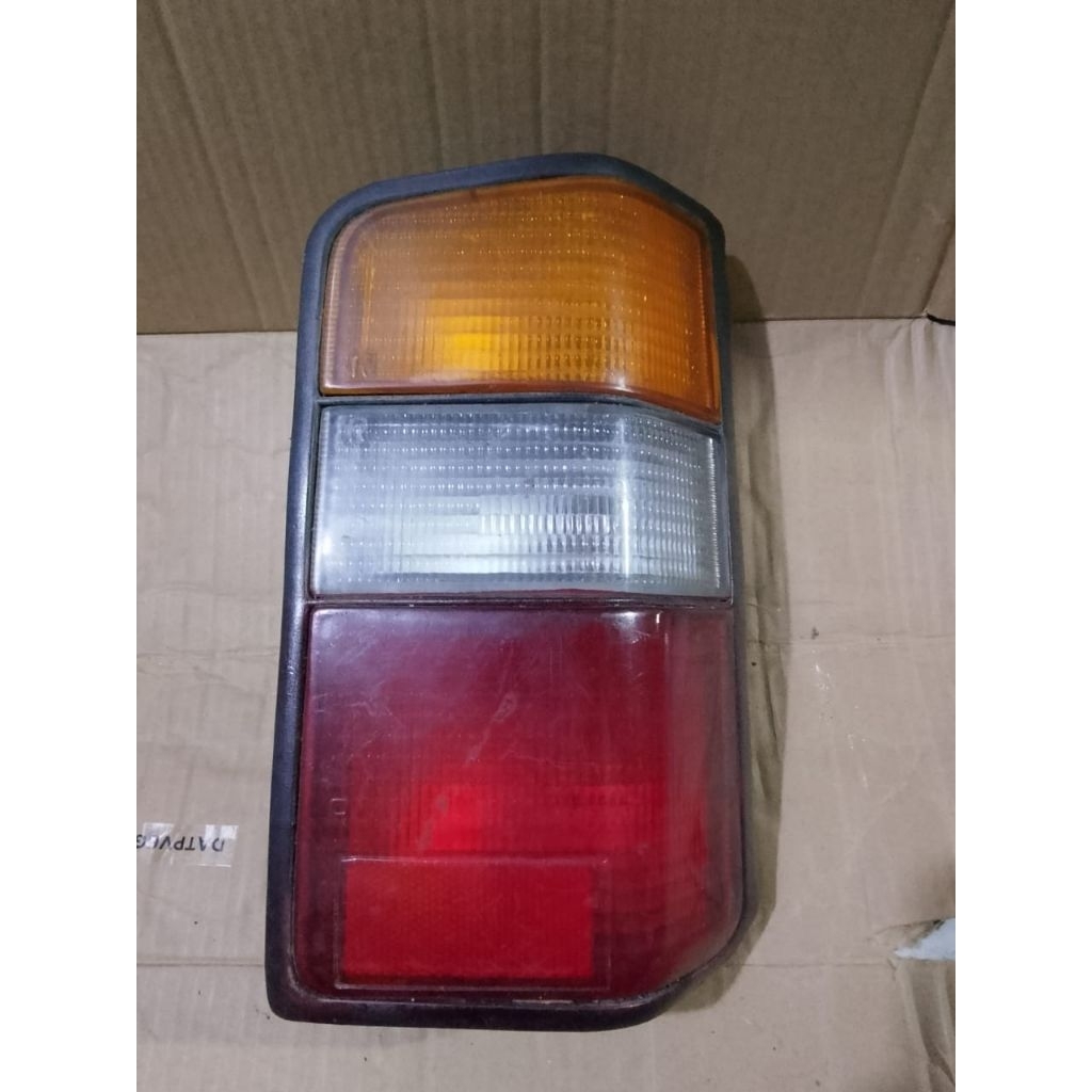 stoplamp Mitsubishi L300 Bekas Lampu Belakang Kanan