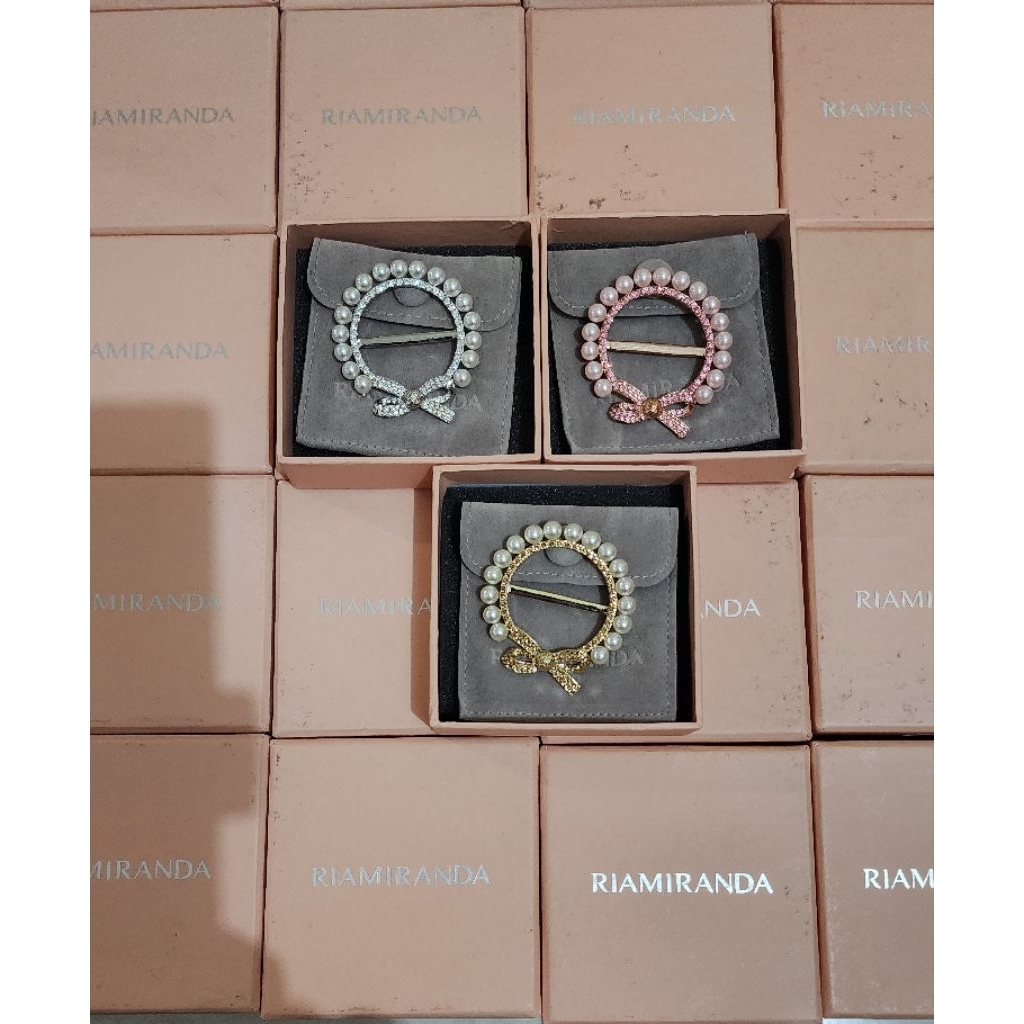 Caline Hijab Ring Ria Miranda Brooch - NEW - Ria Miranda Brooch