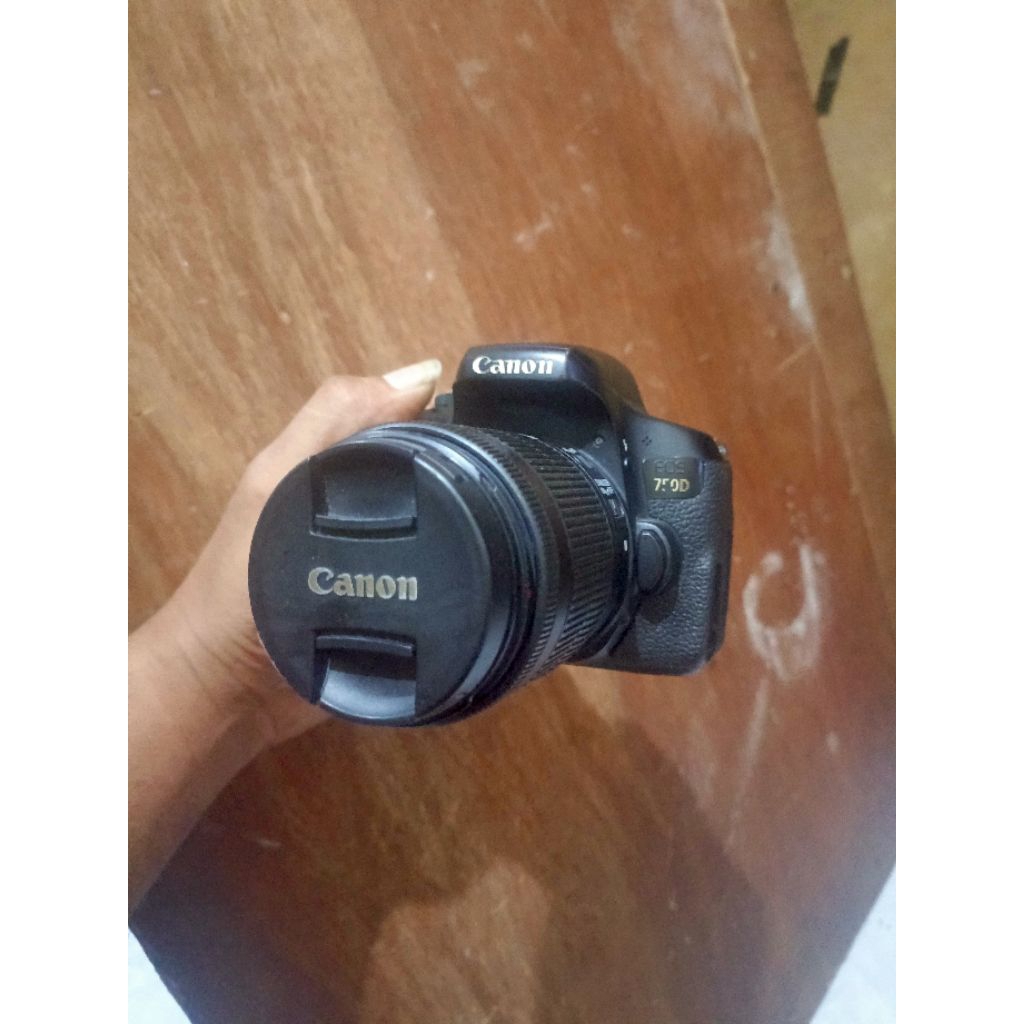 camera canon 750D