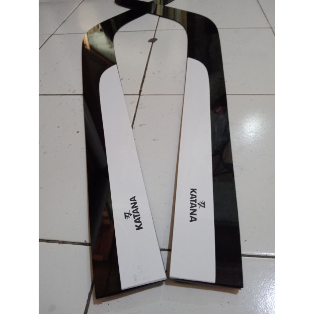 talang air mobil katana/Lis