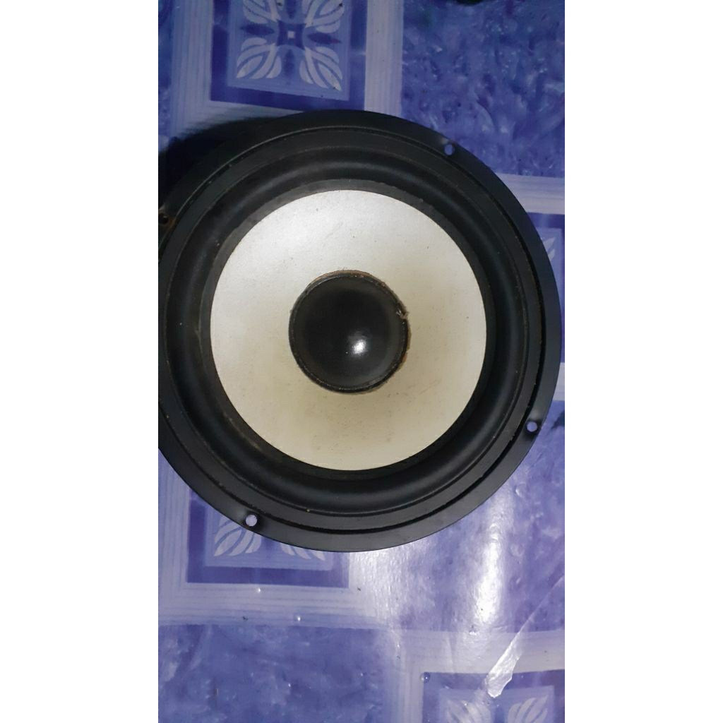 speaker wofer/subwofer 8 inchi merk polytron