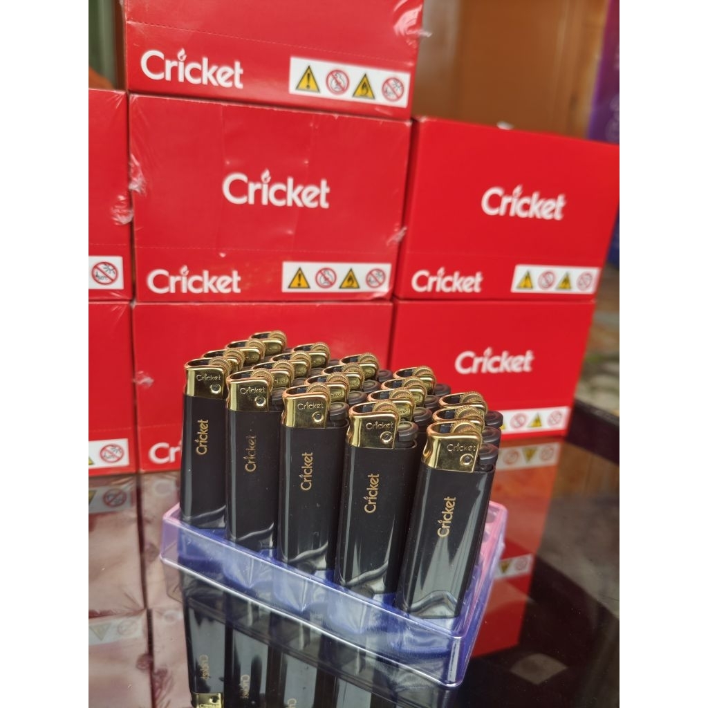Korek Api Cricket Black & Gold 1 Box (isi 25)