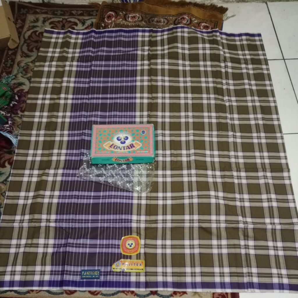 Sarung judul Lontar (baru)