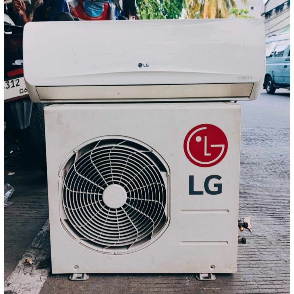 AC LG 1/2 PK R 410 second free sejabotabek