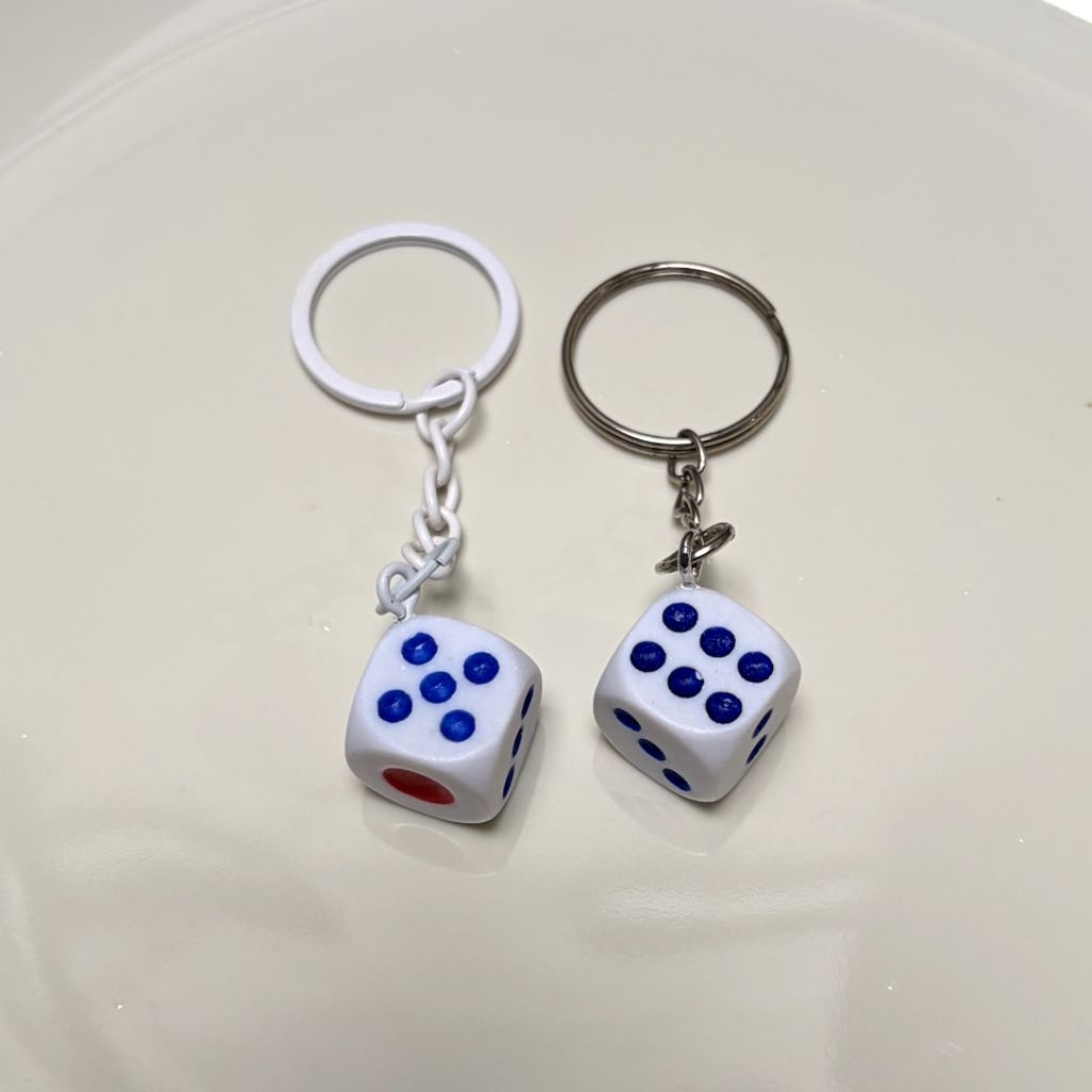 Gantungan Kunci Bentuk Dadu Unik