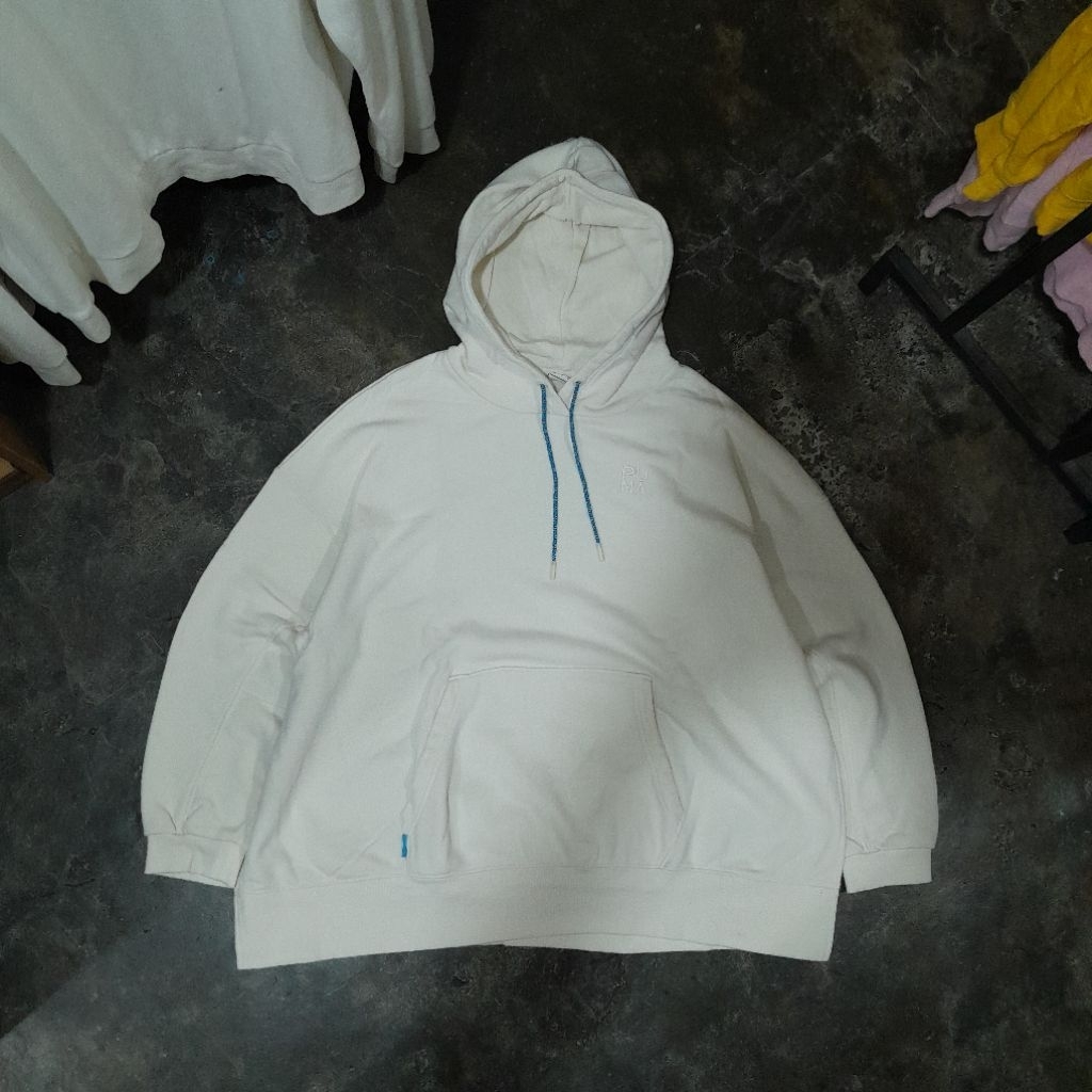 PUM PUM SIDE SLIT HOODIE WHITE BONES