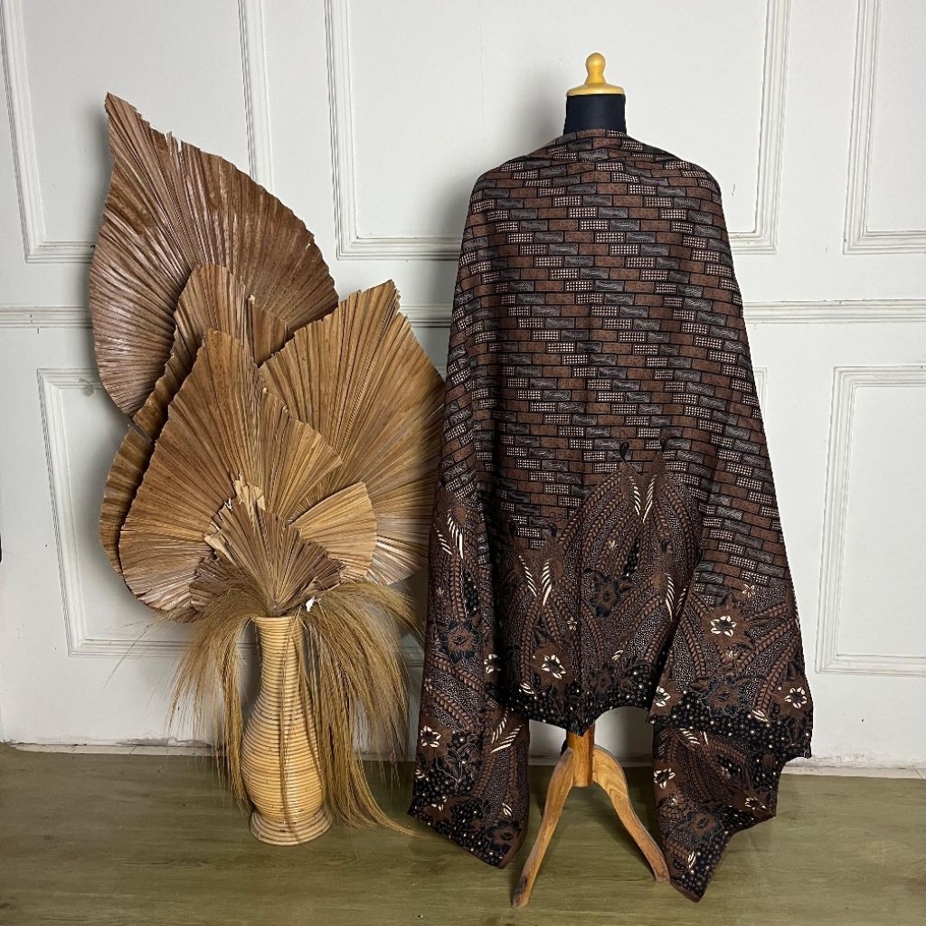 Kain Batik Merak Ngibing Dagel