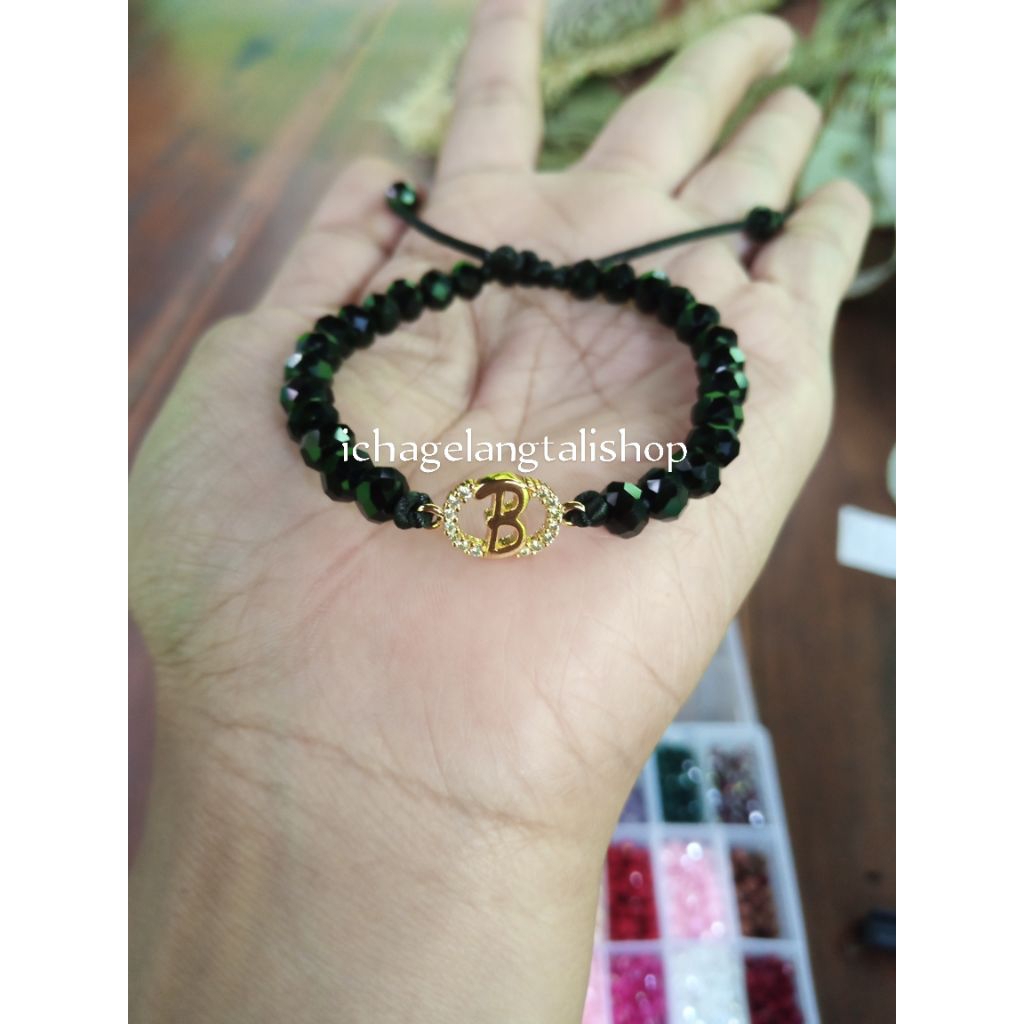 gelang Ceko huruf titanium
