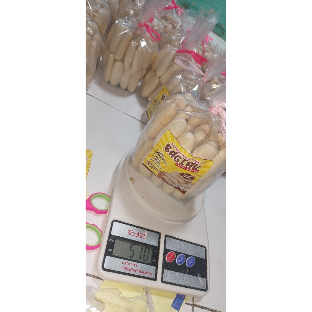 Kue bagiak banyuwangi