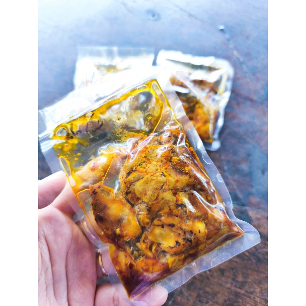 Ayam woku woku, ayam woku pedas, ayam woku kemangi, ayam woku Manado, siap saji, lauk rumahan, meals