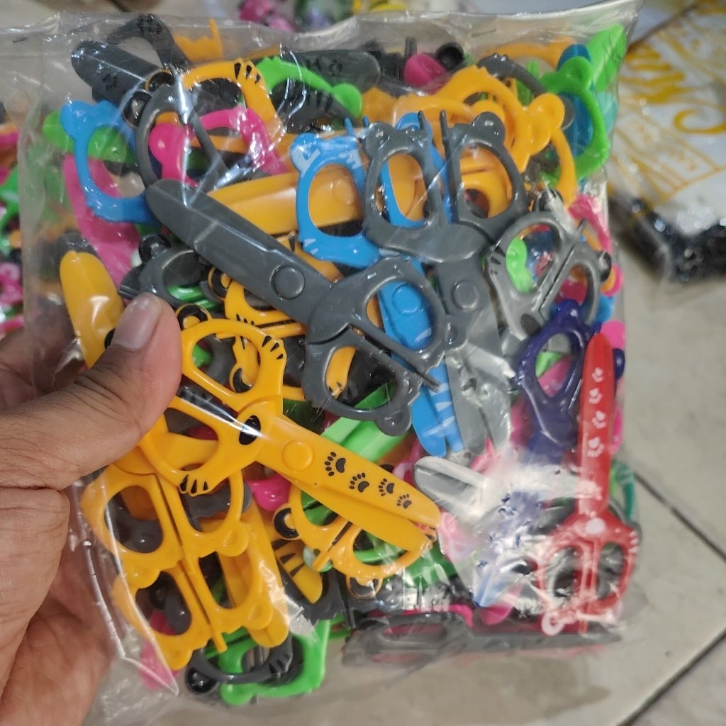 50 pcs Gunting kertas curah mainan gunting plastik untuk kertas grosir DT