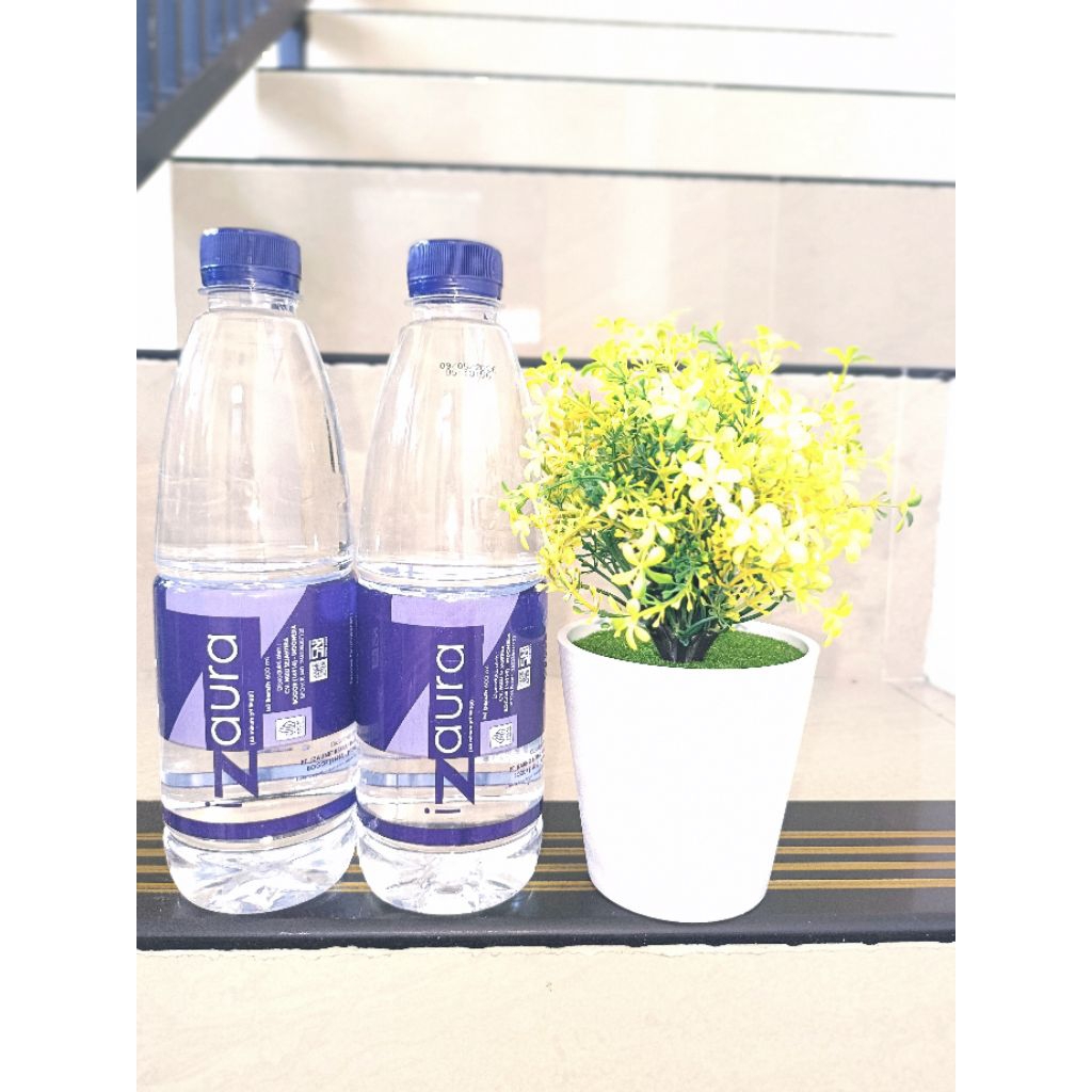 Air minum izaura botol /air minum alkali /air kesehatan