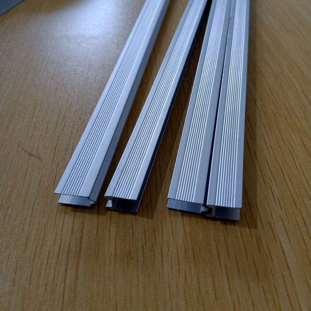 LIST ALUMUNIUM M&U KECIL List alumunium kecil 50 cm