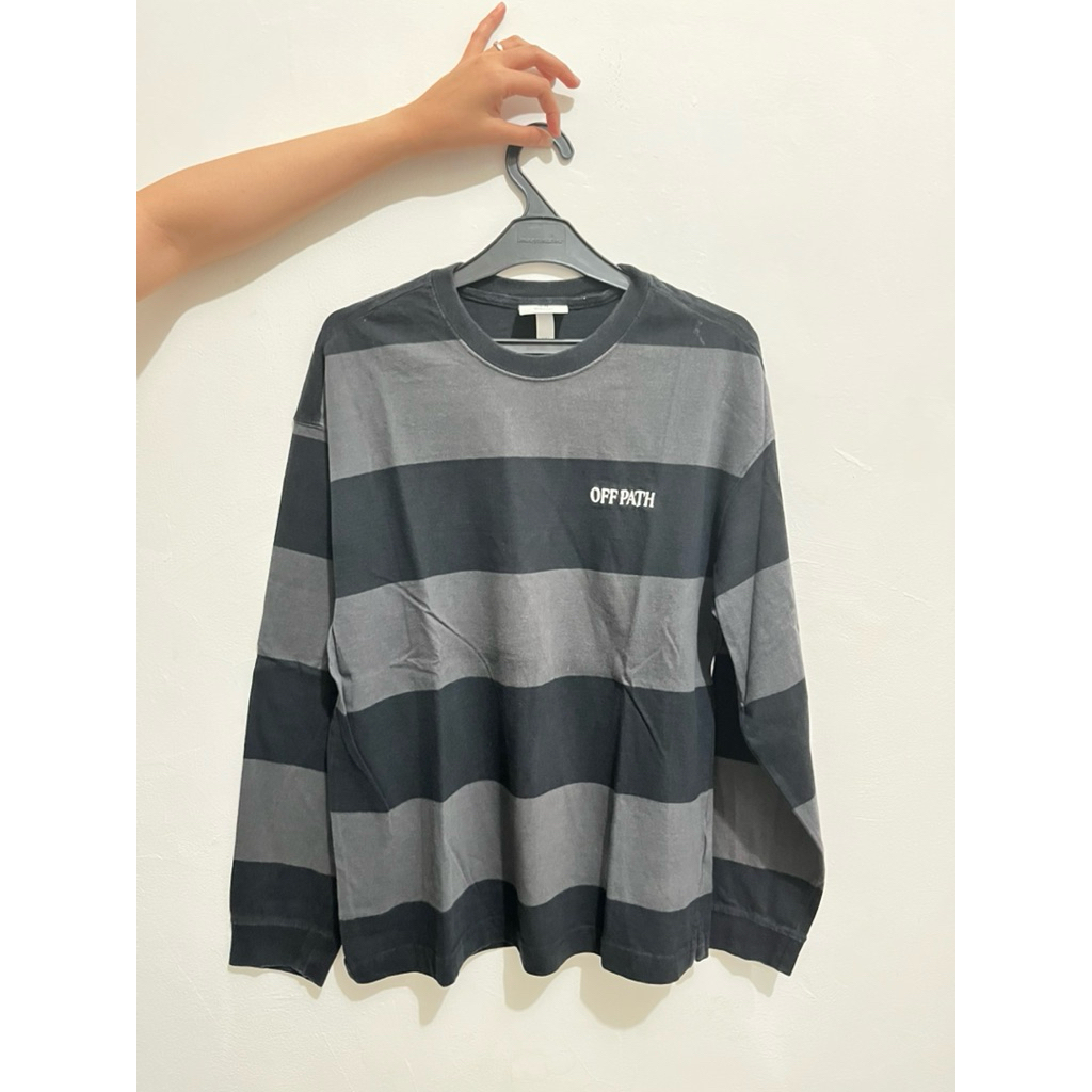 H&M Crewneck Rugby Hitam Abu  Second