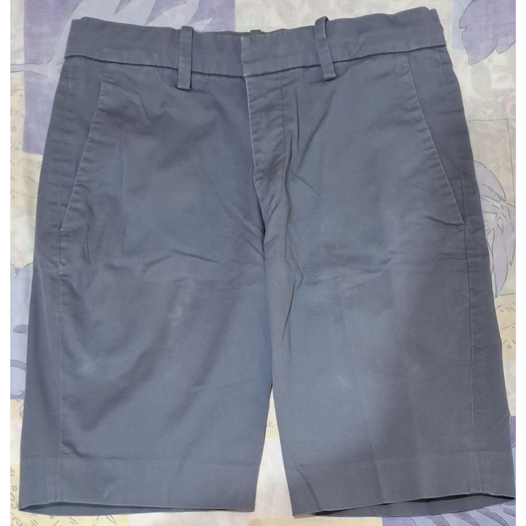 Celana pendek Uniqlo grey