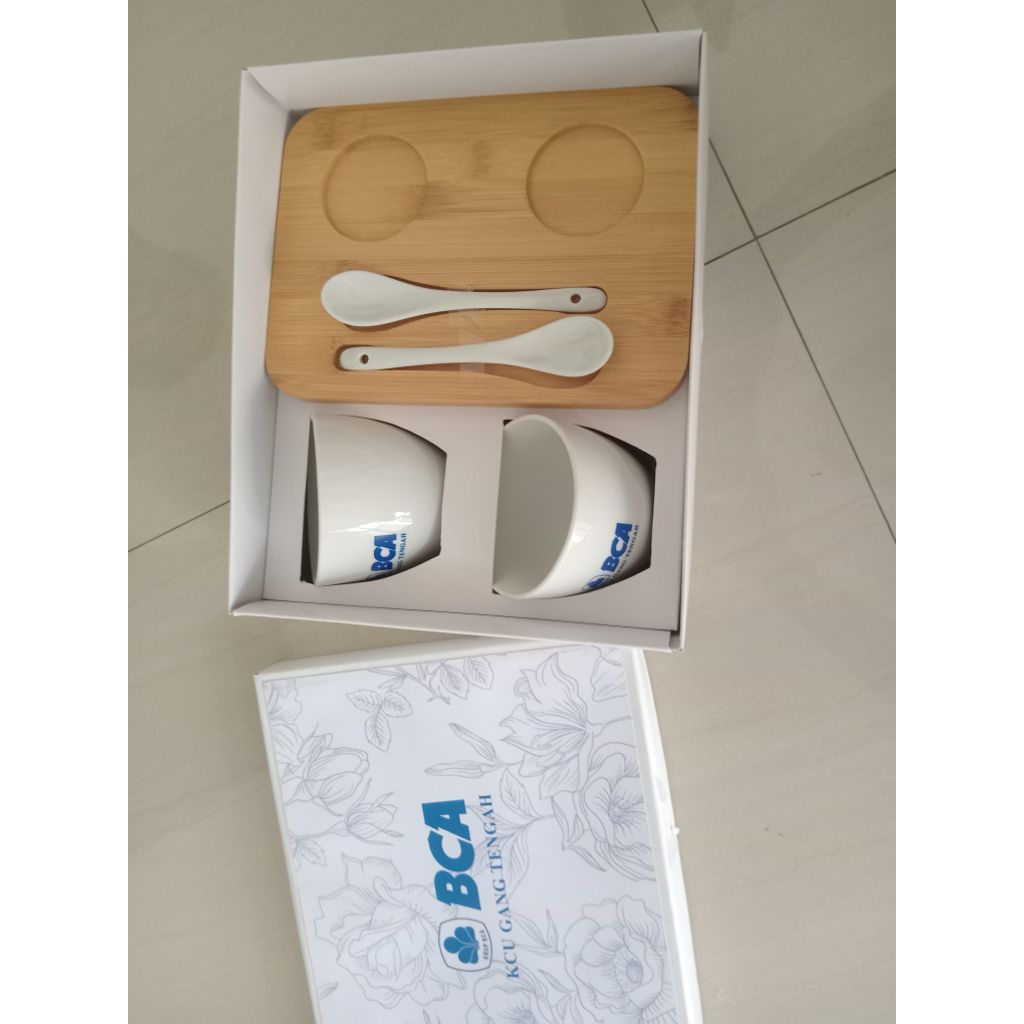 souvenir BCA Prioritas tea set