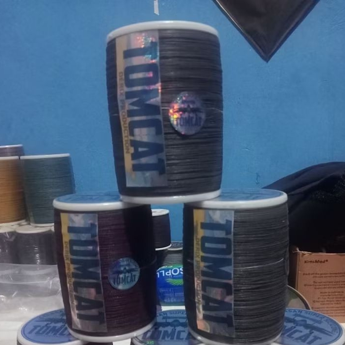 GELASAN TOMCAT MATOT 022