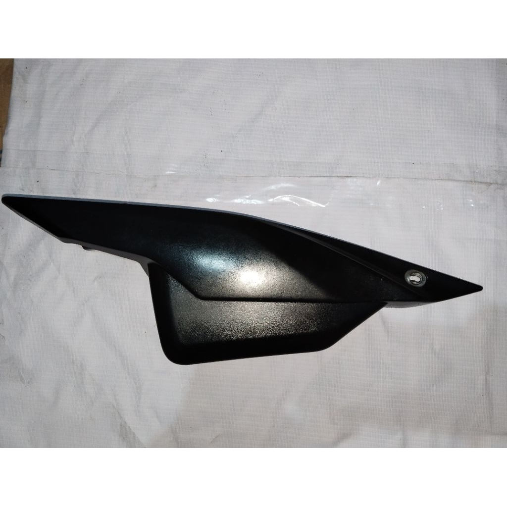 cover aki samping bawah body jupiter z1 seken original