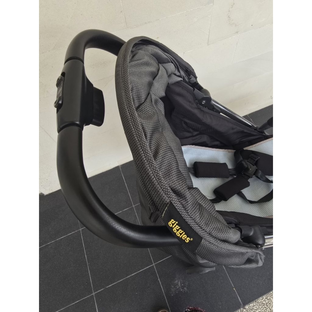 Baby Stroller merek Giggles