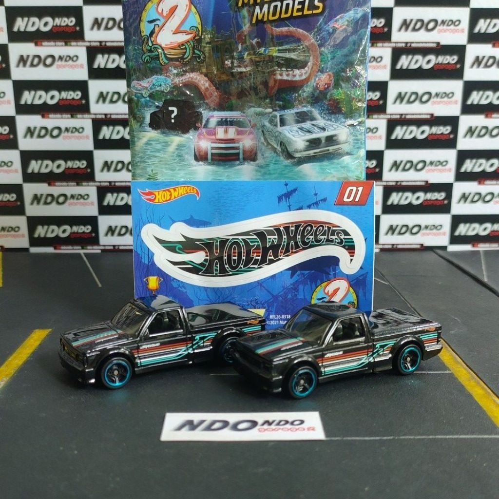 Hot Wheels '91 GMC Syclone Black New Loose - 2022 Mystery Models