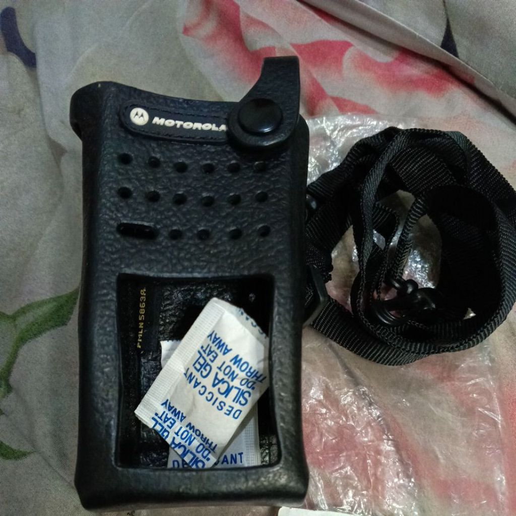 SARUNG HT MOTOROLA XIR6620i PMLN5863A ORIGINAL MOTOROLA BAHAN KULIT ASLI
