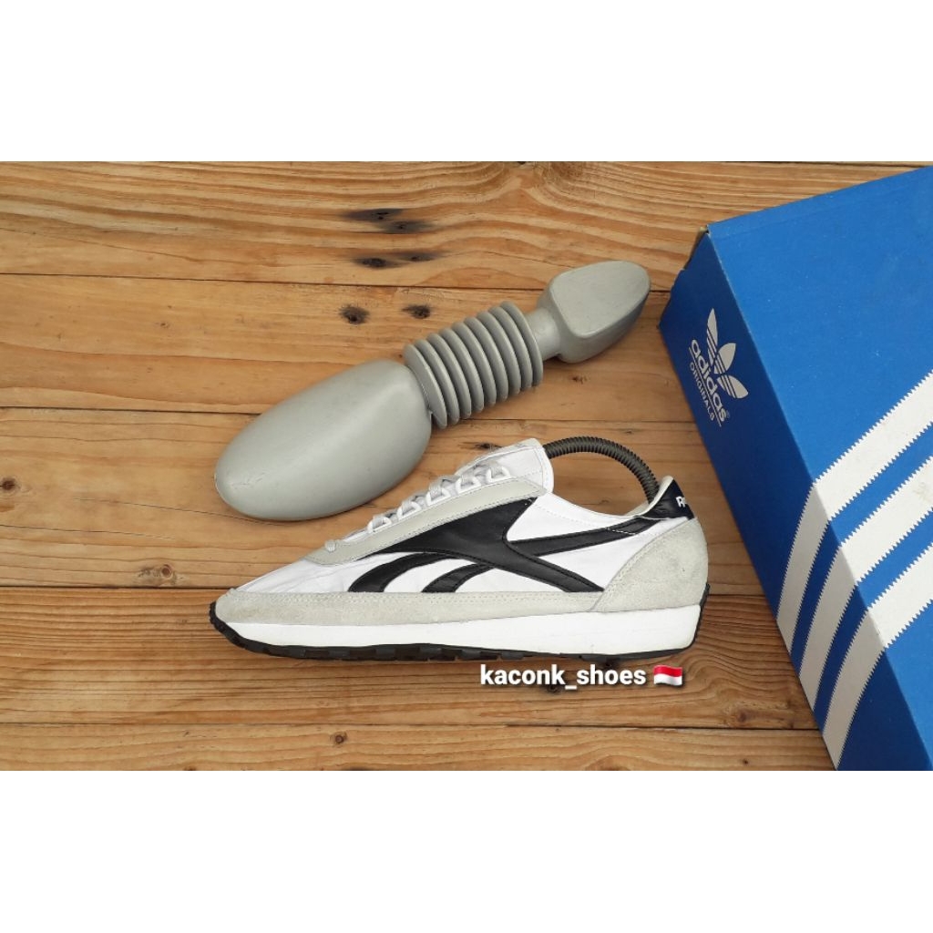 SEPATU SNEAKERS CASUAL REEBOK AZTEC WHITE BLACK ORIGINAL
