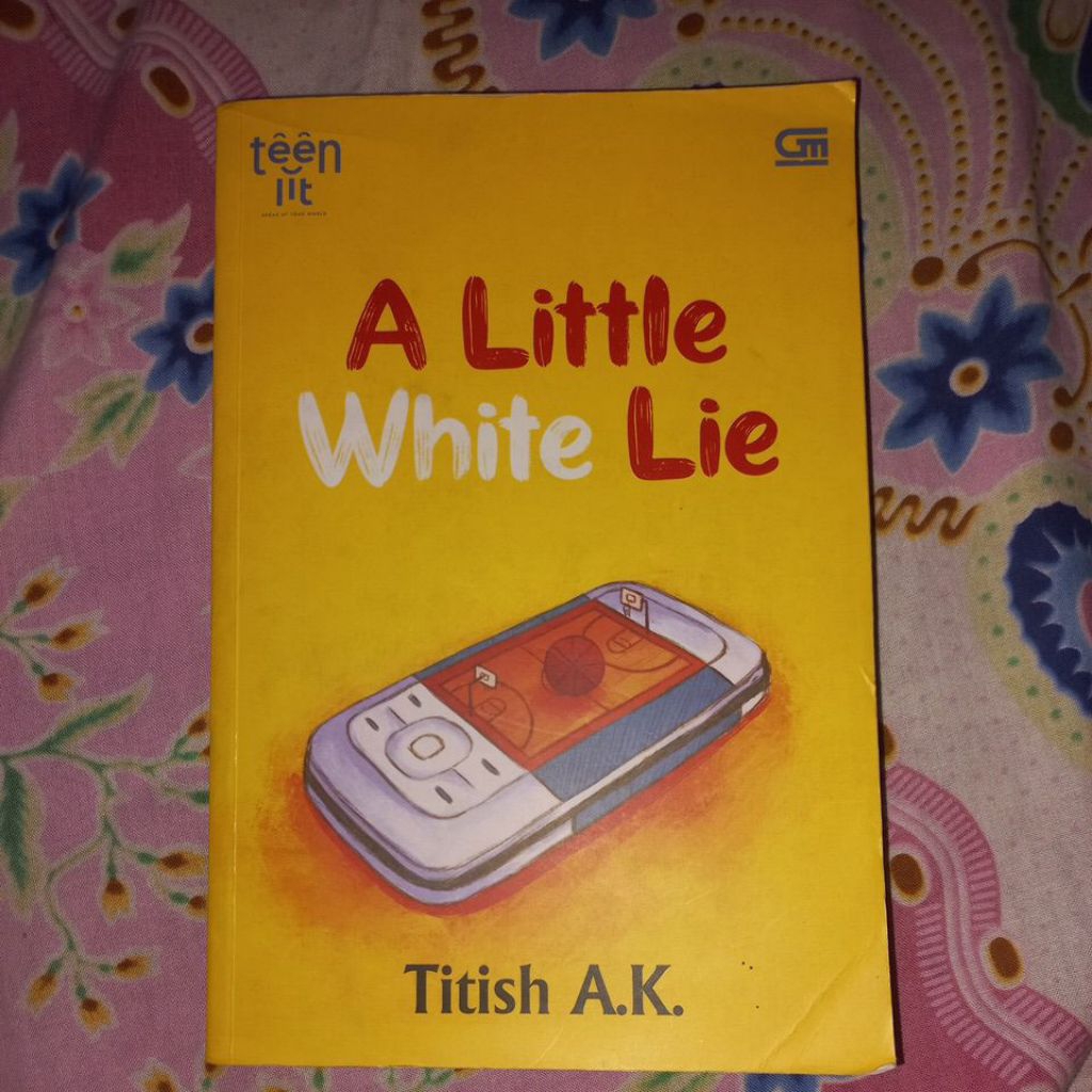 Preloved Buku A little white lie