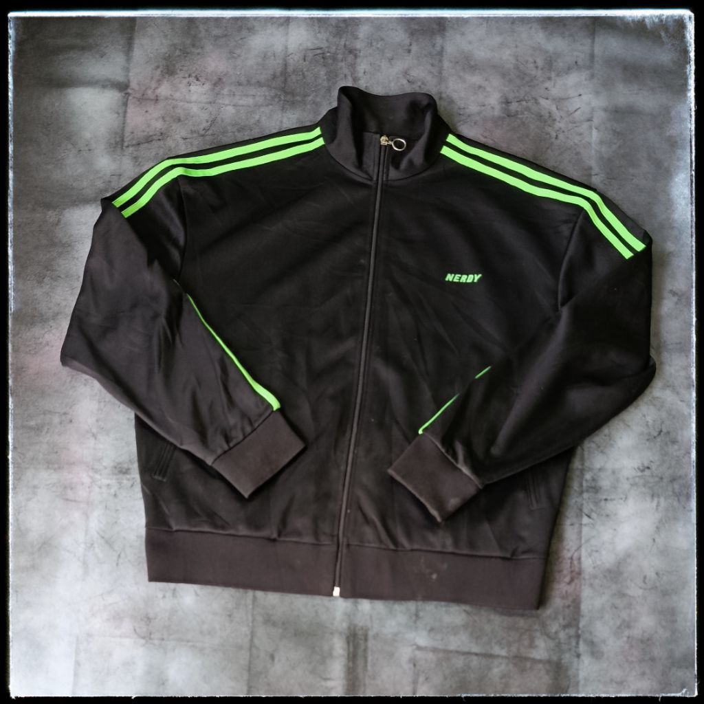 NERDY Jaket tracktop list hijau neon size XL