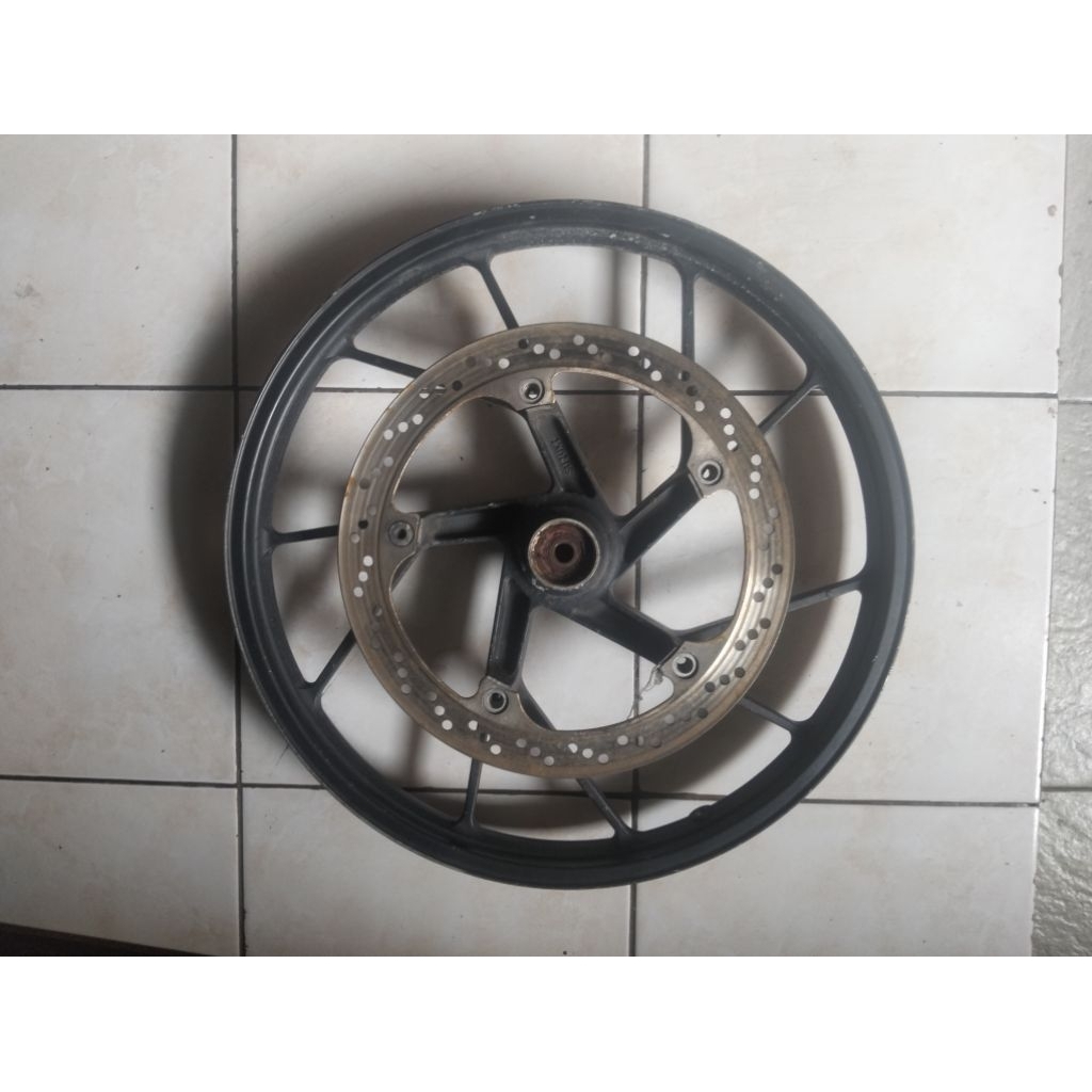 velg DEPAN satria Fu original copotan. velg Suzuki satria Fu 150 original second