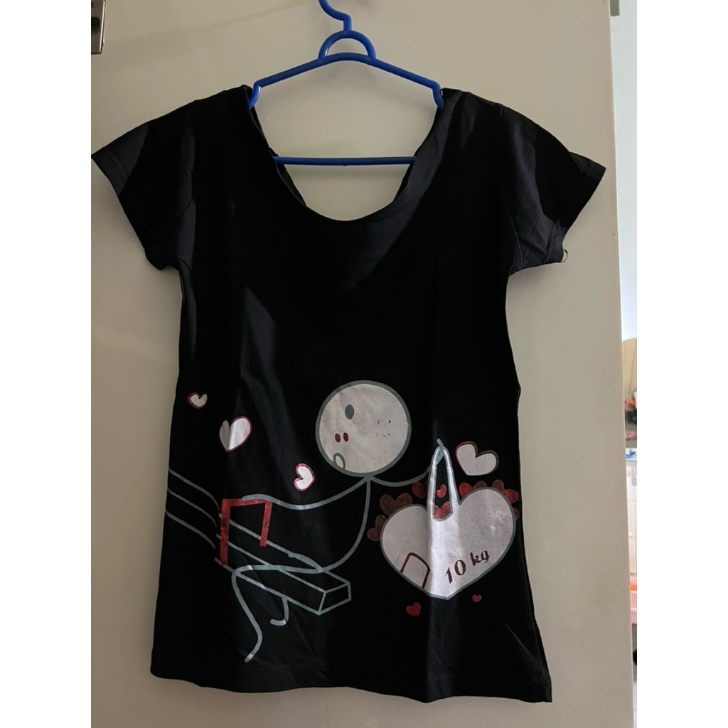 Kaos Wanita Leher V Hitam