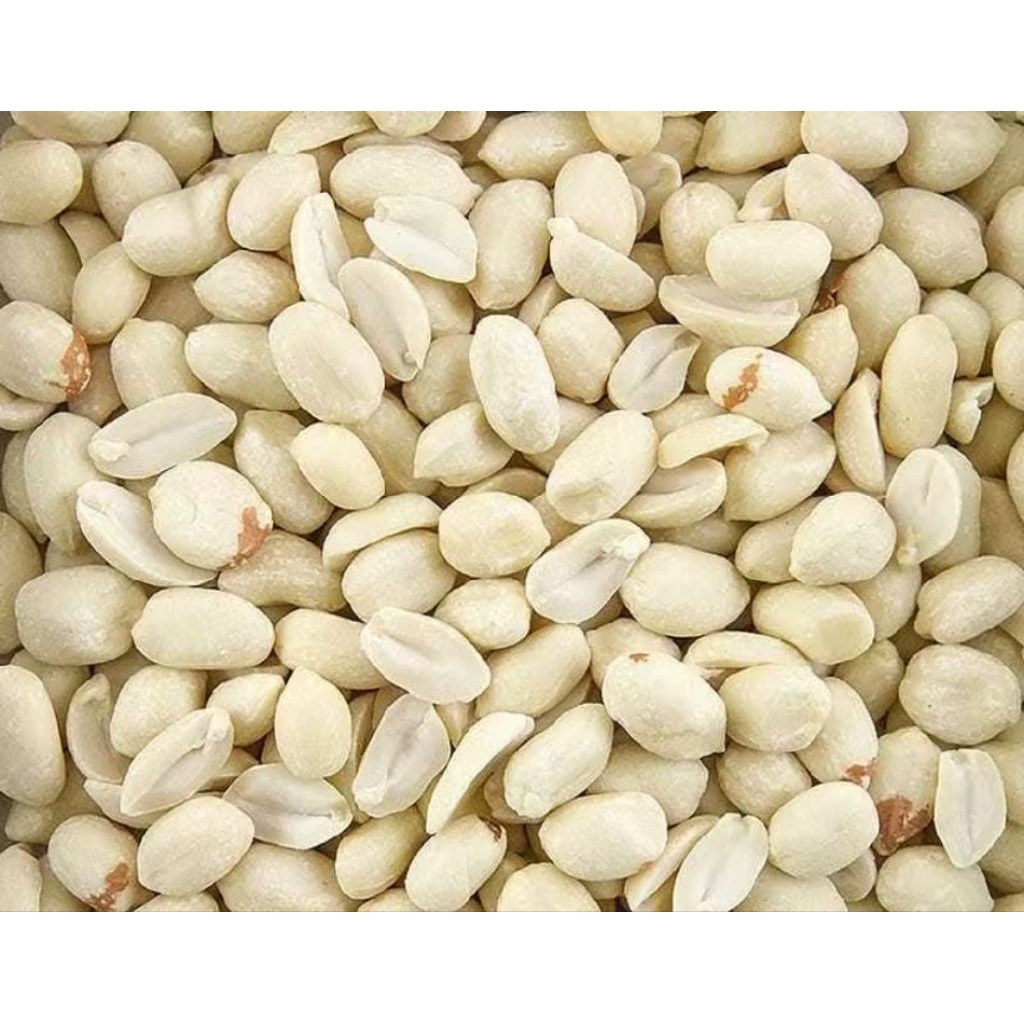 kacang tanah mentah kupas 1 kg/kacang mentah kupas/kacang tanah kupas/ kacang  tanah/kacang/kacang k