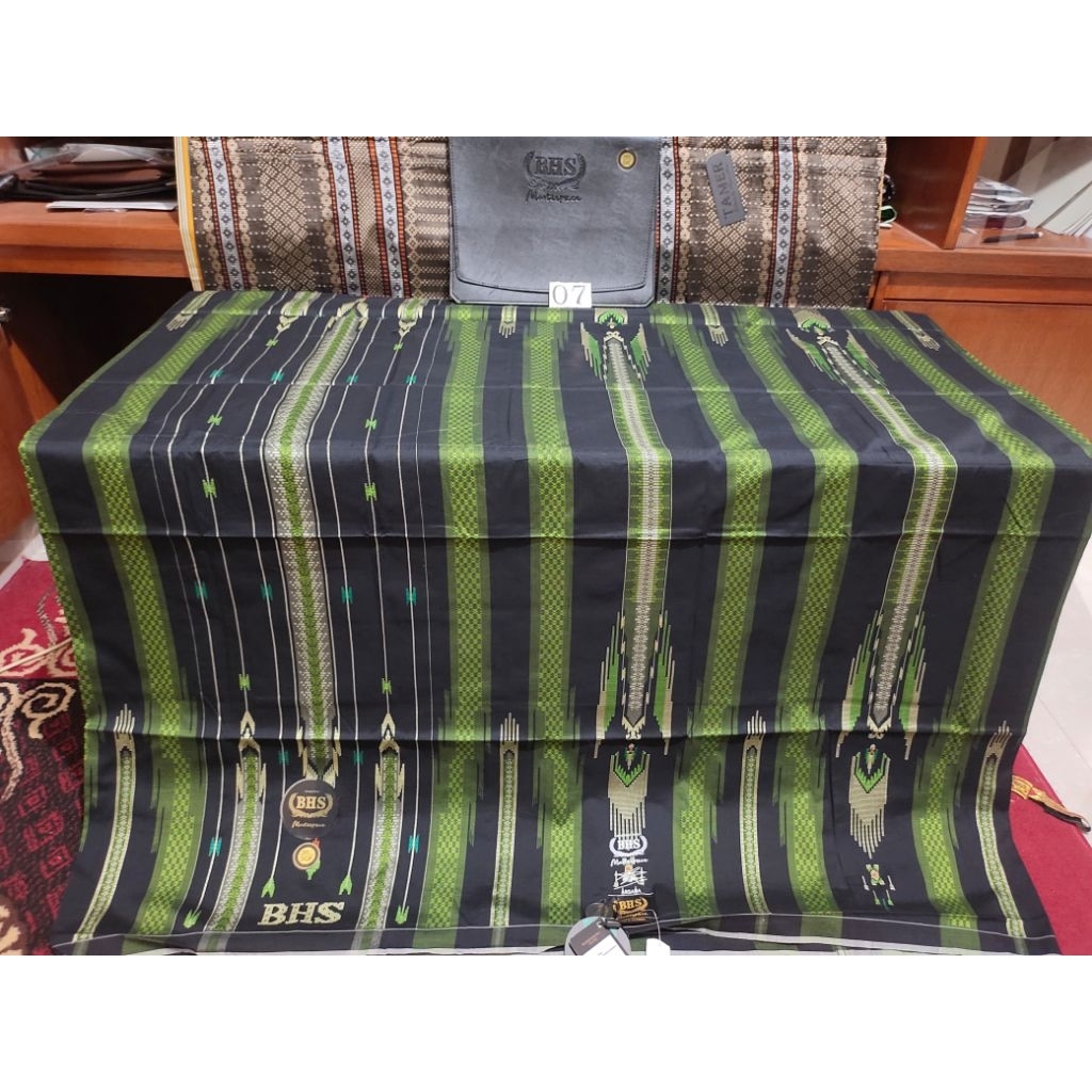 Sarung BHS masterpiece GOLD