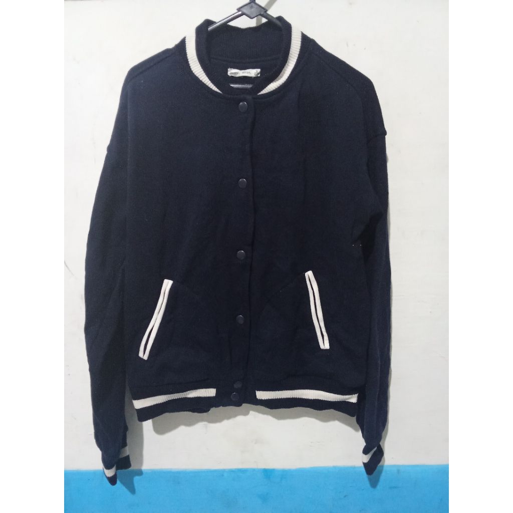 Jaket Bomber Rajut Bershka