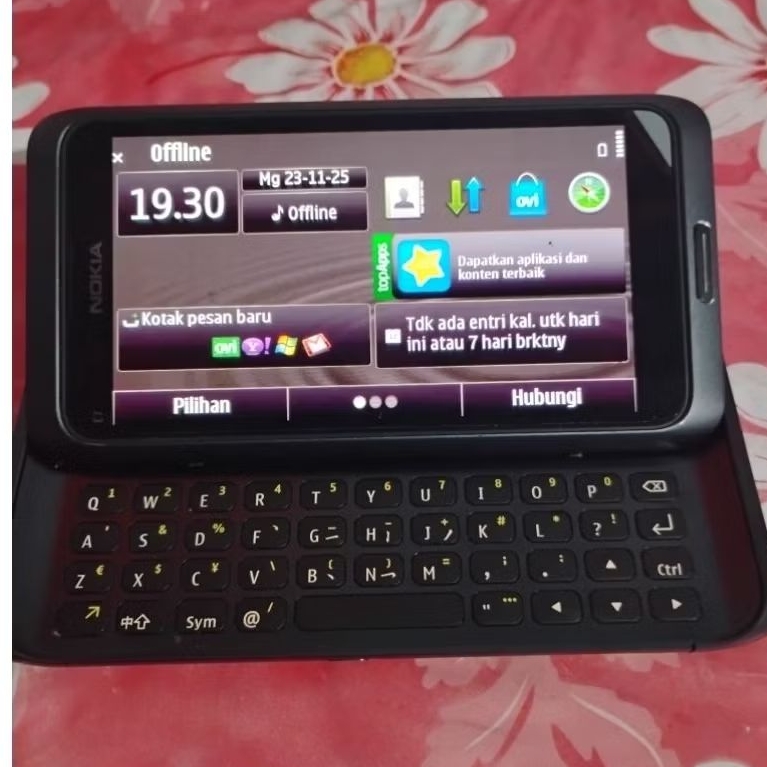 Nokia E7 Communicator Slide mulus