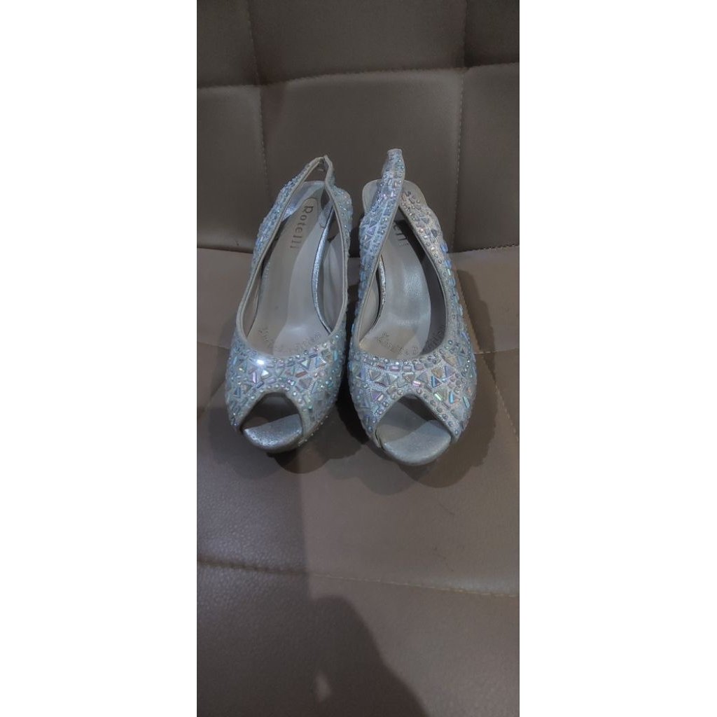 Sepatu Swaroski Rotelli