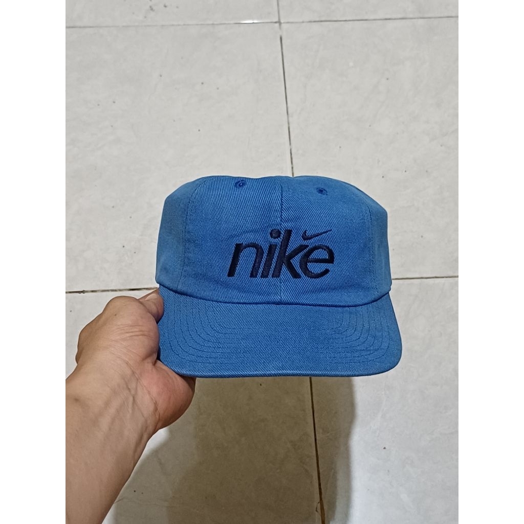 topi nike vintage second