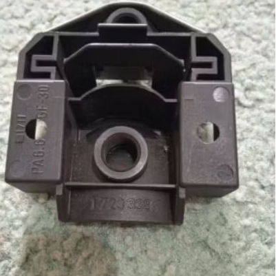 dudukan radiator BMW e36 m50 sebelah kanan original