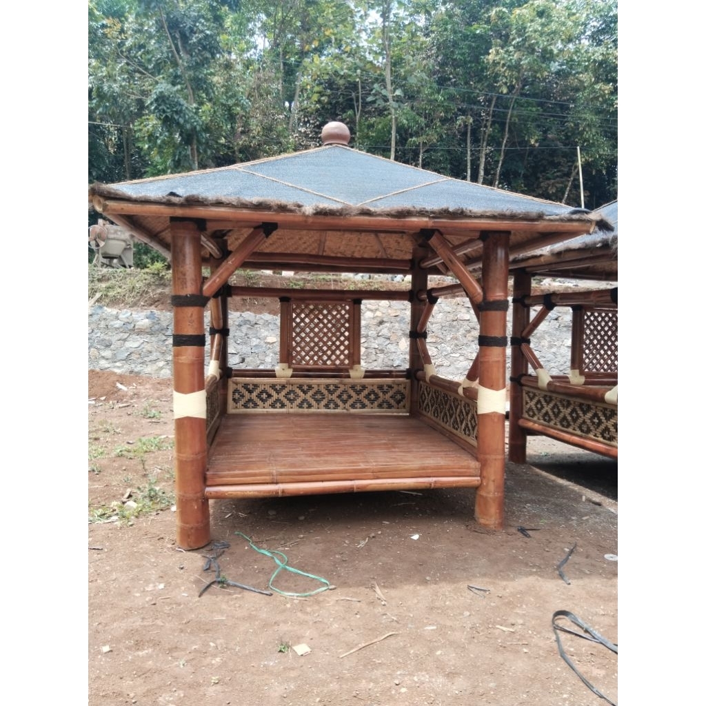 gazebo bambu