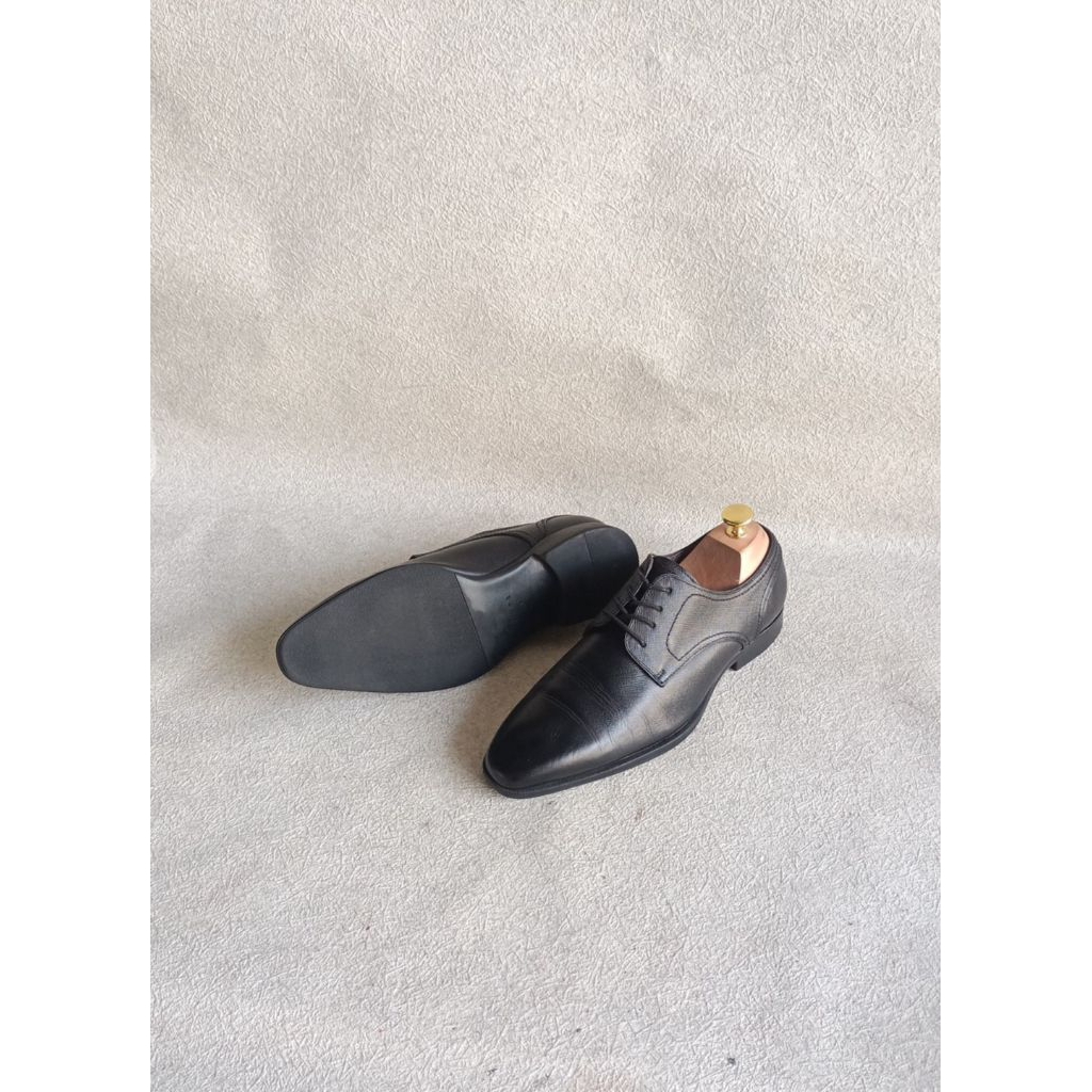 sepatu second branded pedro size 39