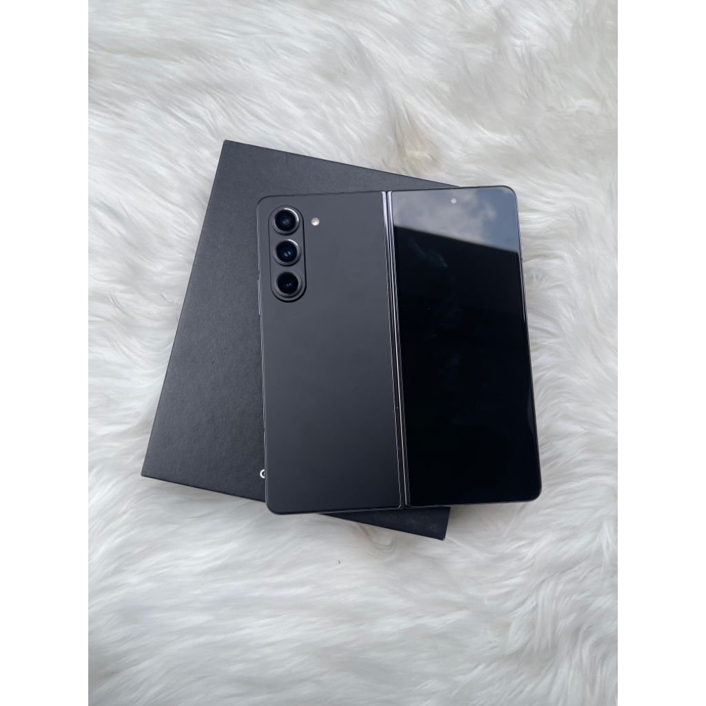 Samsung Z Fold 5 12/512 GB Second Fullset