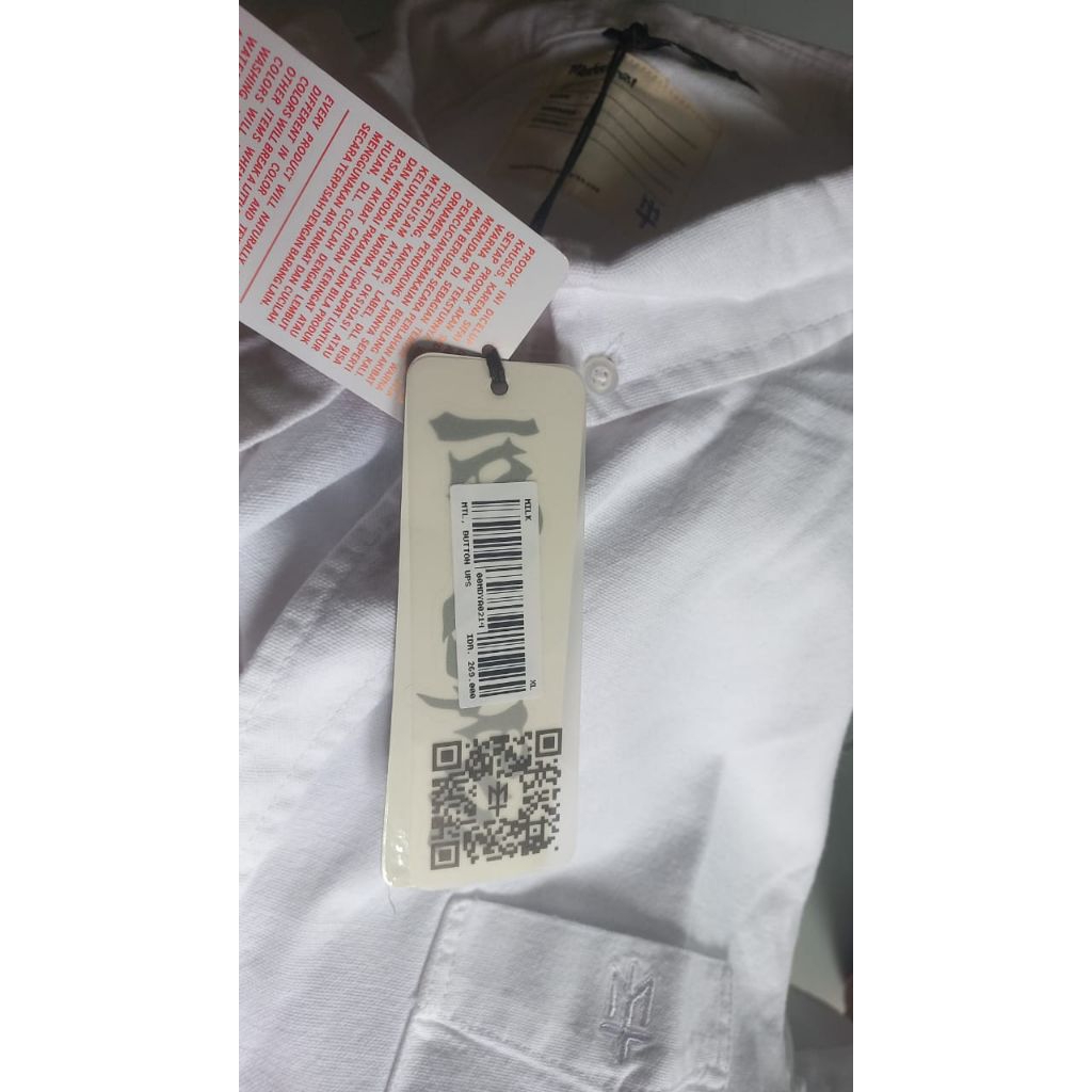 Milk Maternal Disaster Kemeja pendek putih White Short Shirt