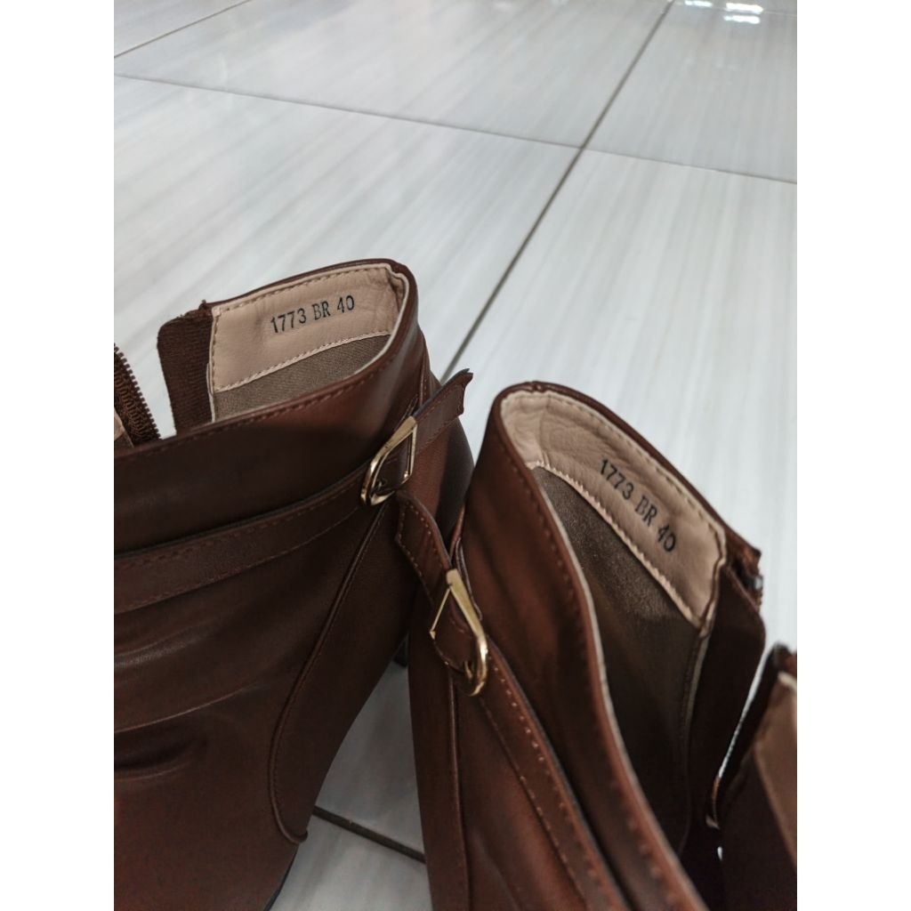 sepatu boots winter musim dingin wanita cokelat coklat Laviola Matahari